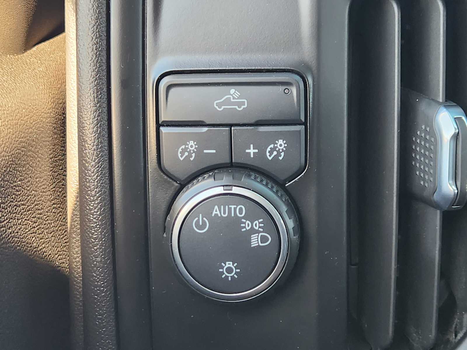 Thumbnail: 2020 Chevrolet Silverado 1500 - 27