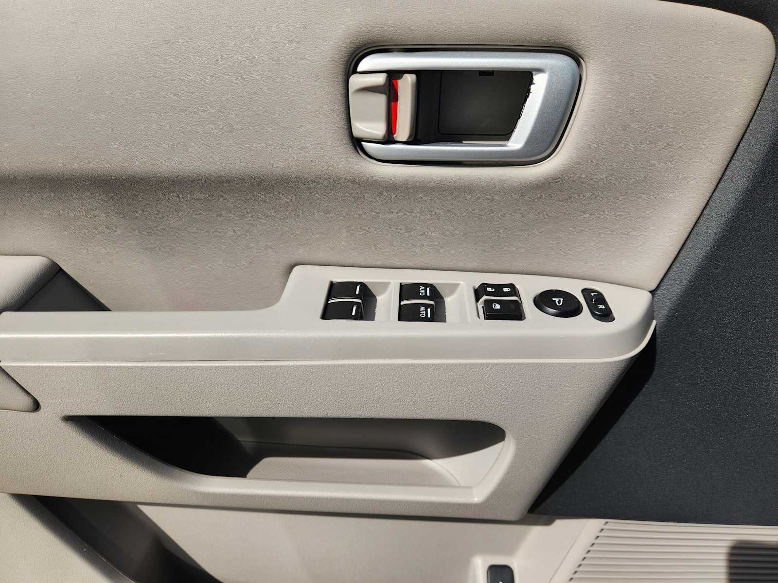 Thumbnail: 2009 Honda Pilot - 30