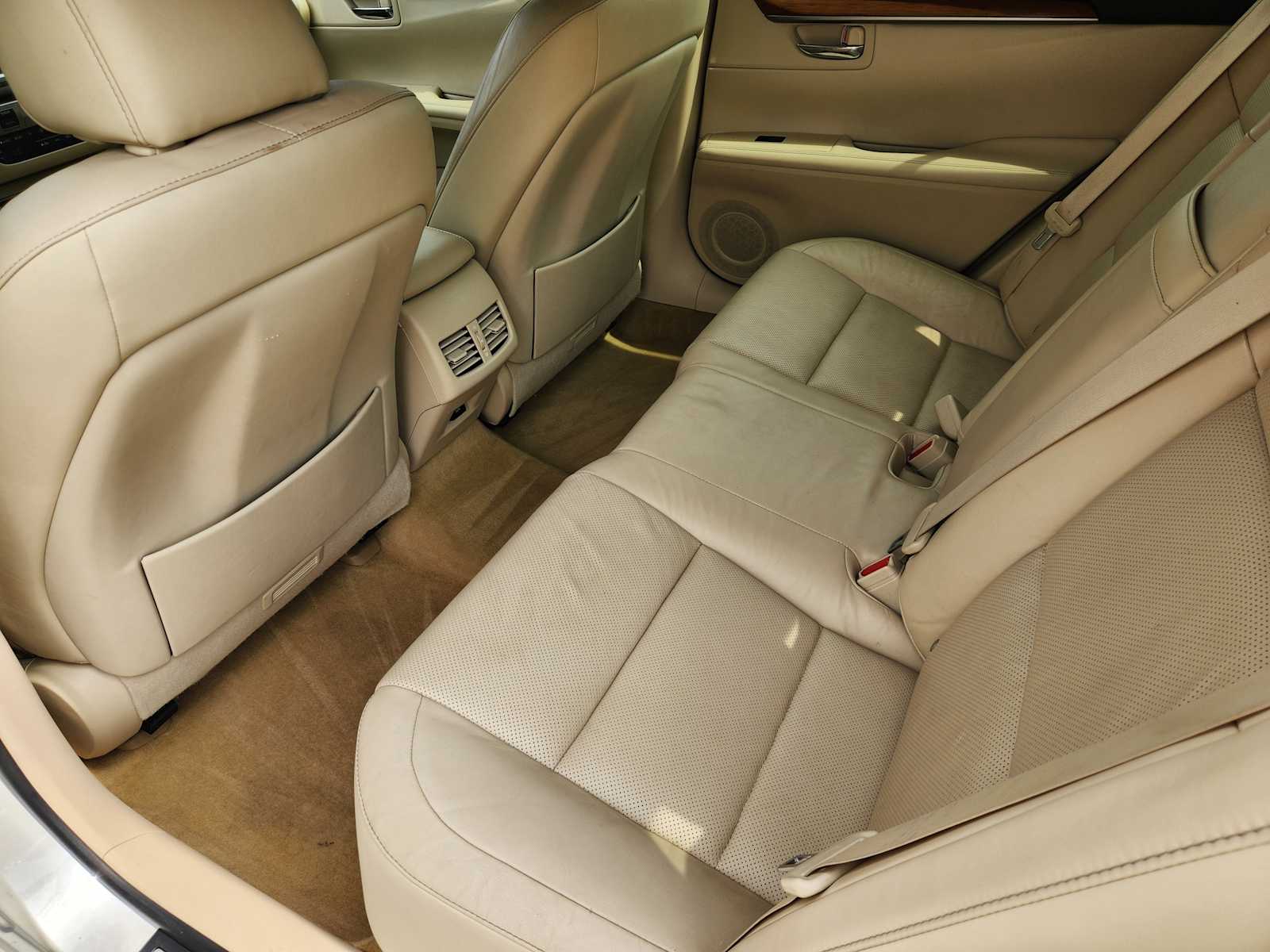 Thumbnail: 2015 Lexus ES - 12
