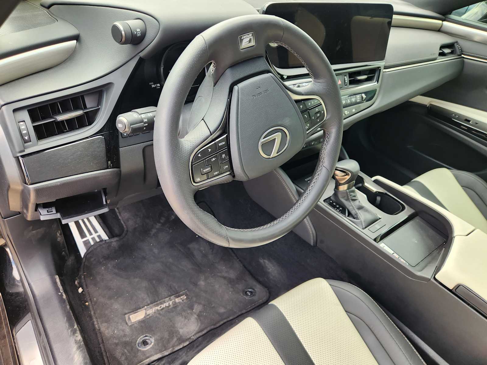 Thumbnail: 2023 Lexus ES - 8