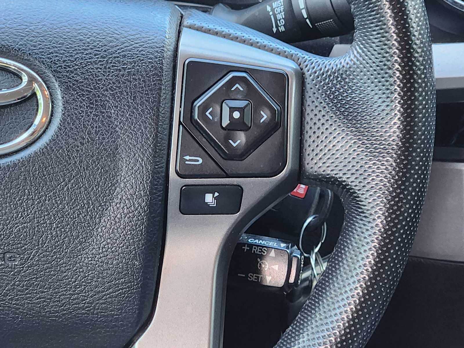 Thumbnail: 2016 Toyota Tacoma - 32