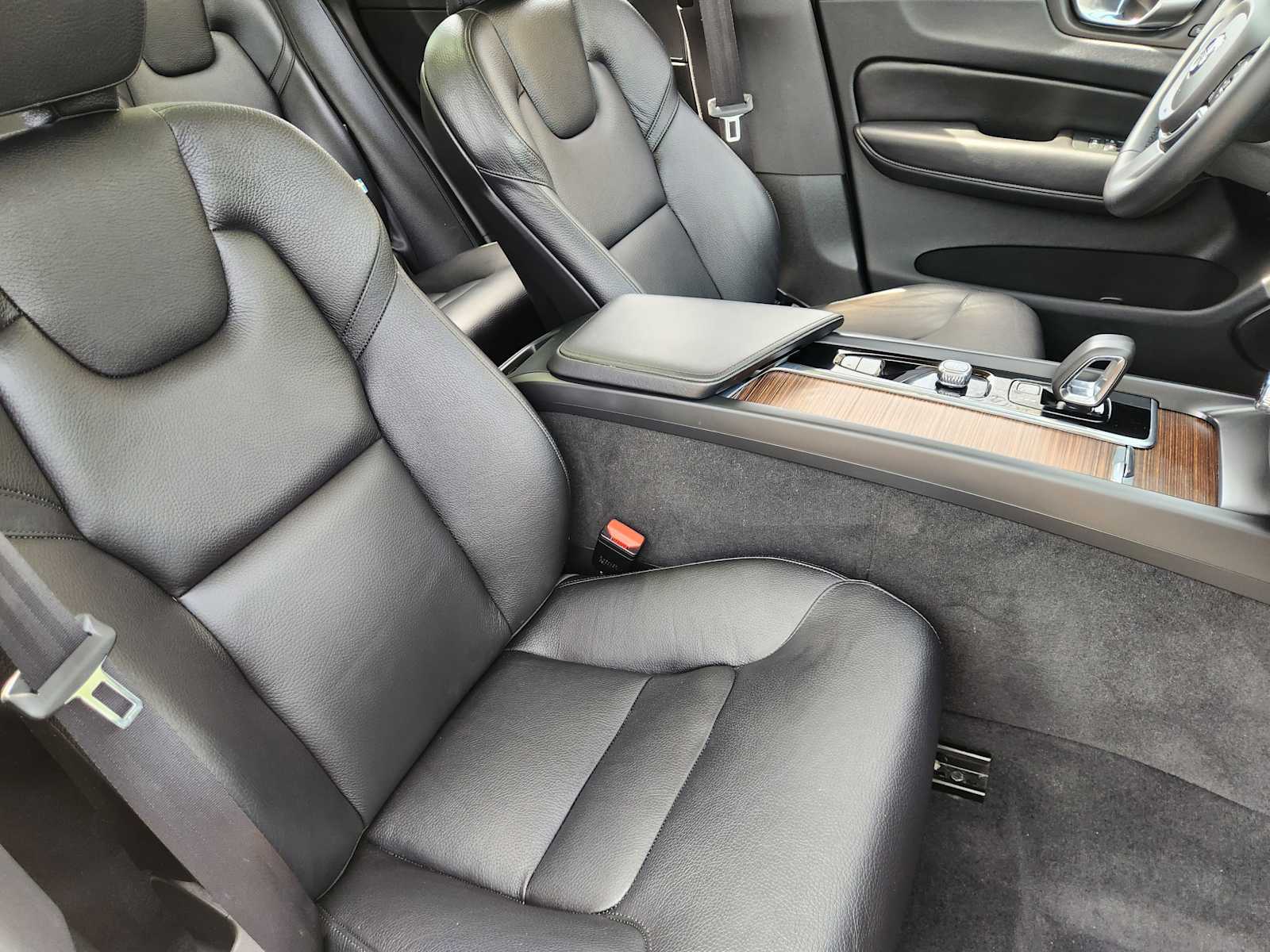 Thumbnail: 2023 Volvo XC60 - 14