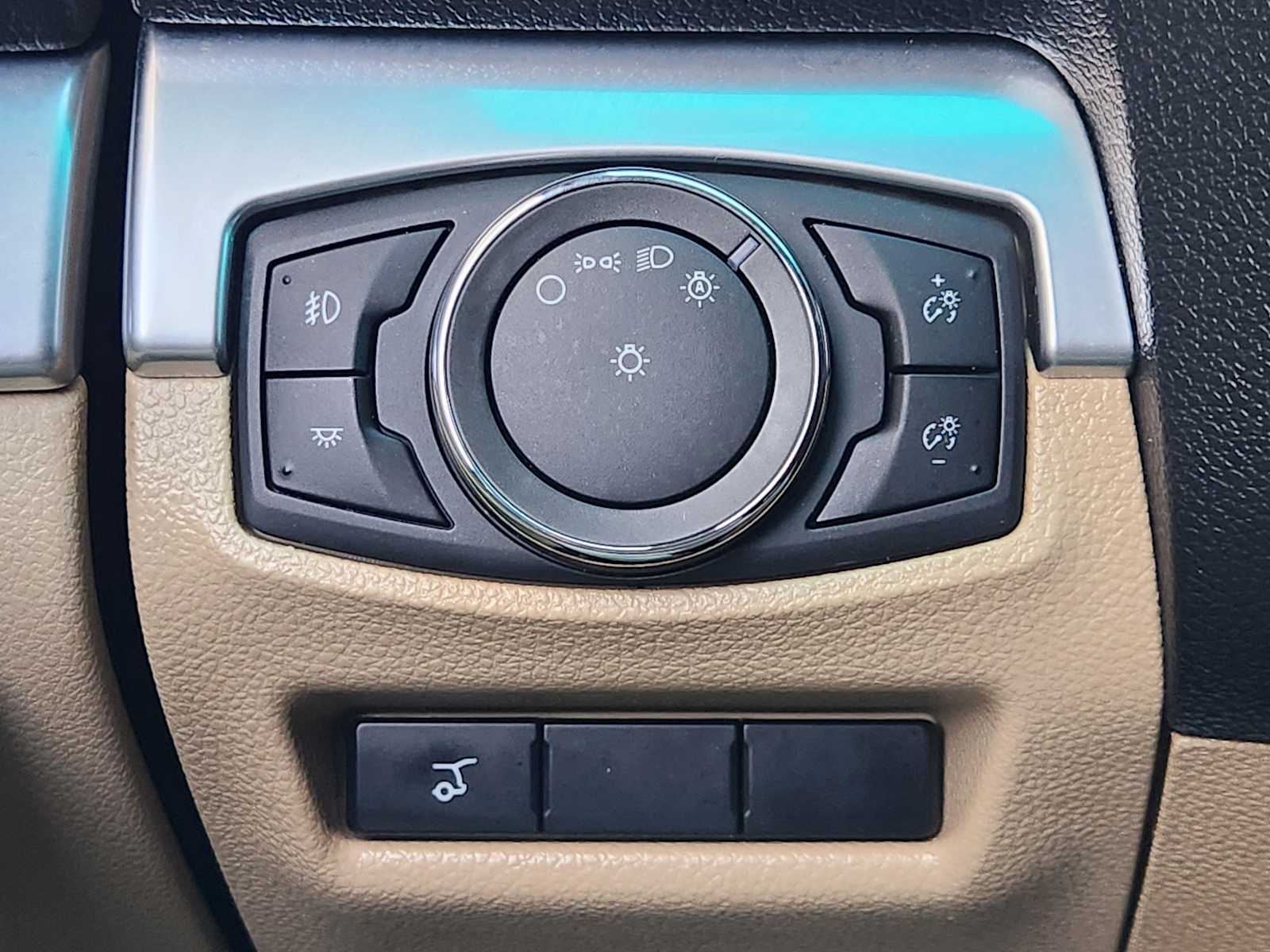 Thumbnail: 2017 Ford Explorer - 27