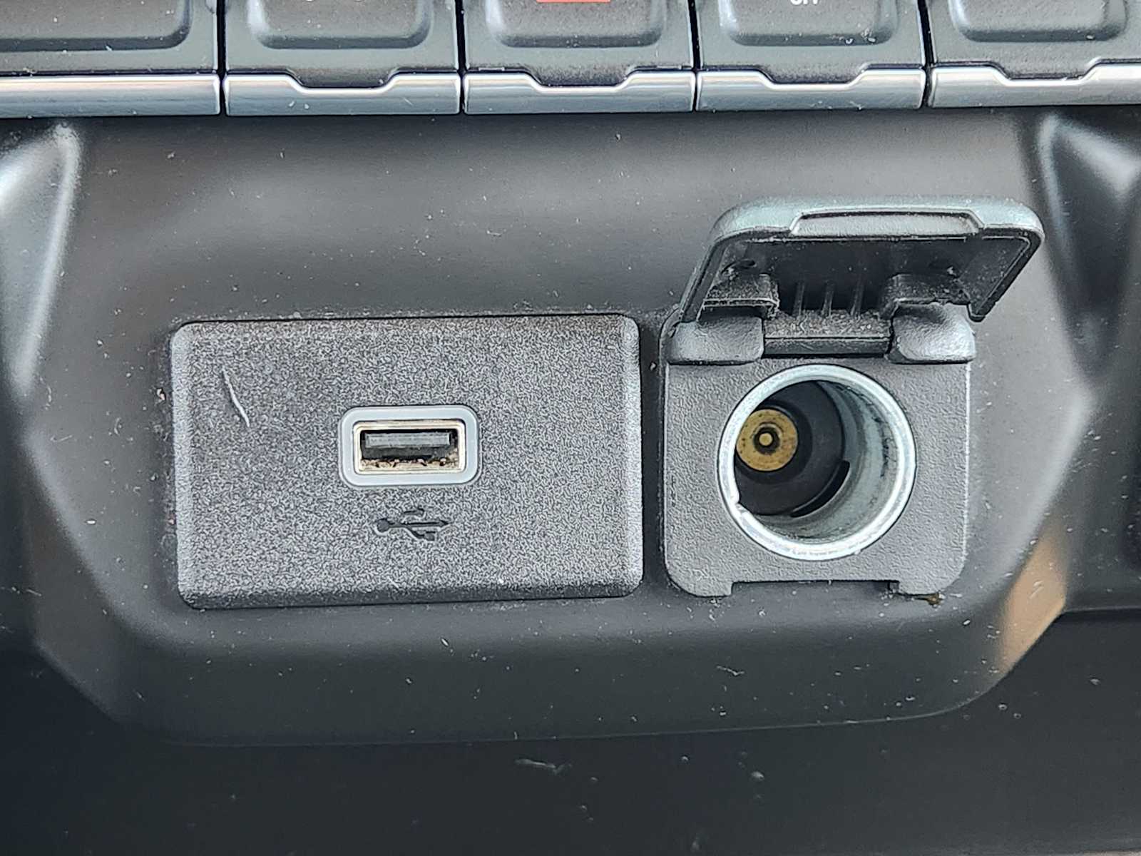 Thumbnail: 2020 Chevrolet Silverado 1500 - 28