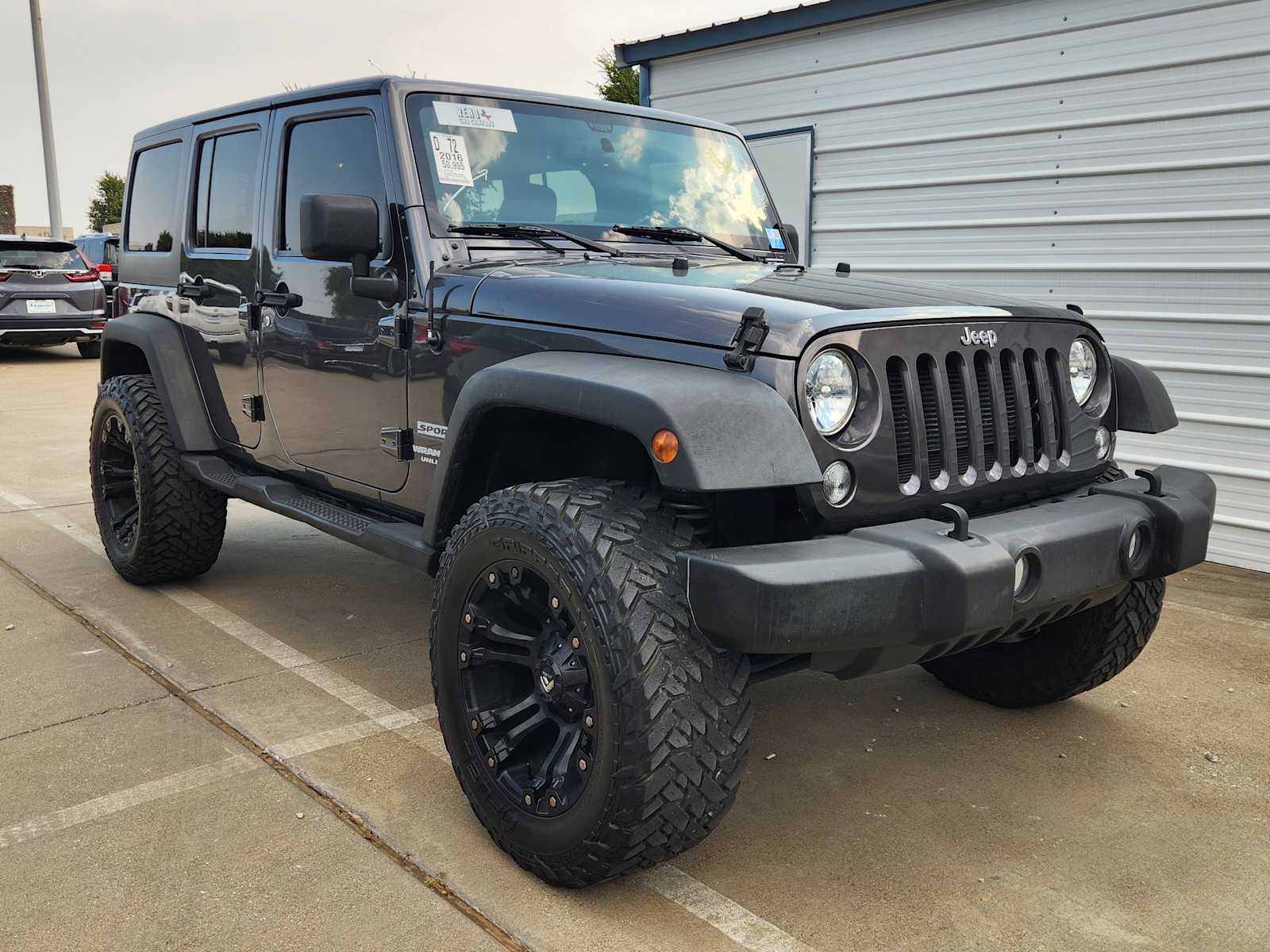 2016 Jeep Wrangler Unlimited Sport photo 3