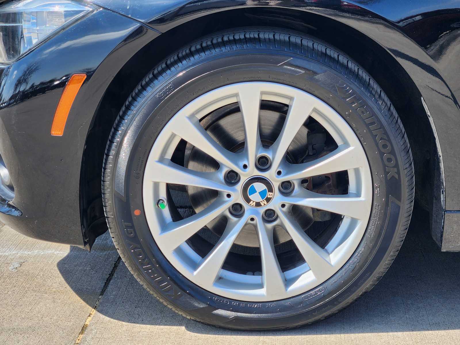 Thumbnail: 2017 BMW 3 Series - 22