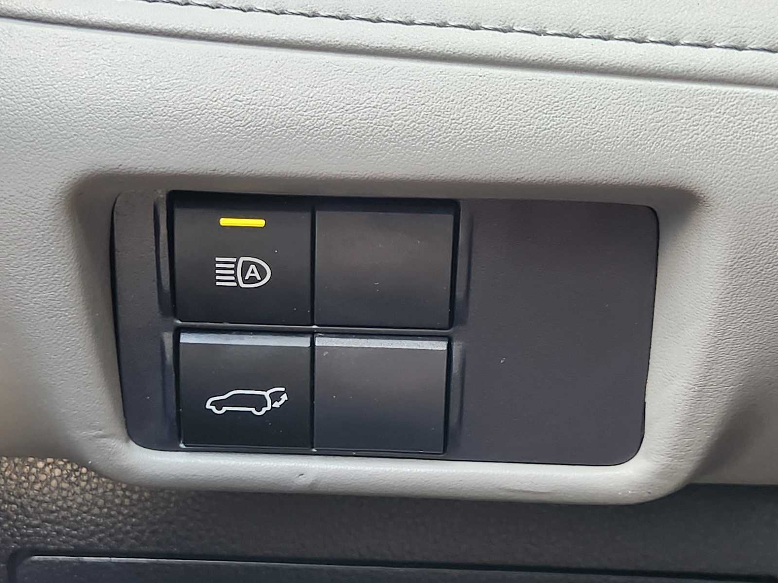 Thumbnail: 2021 Toyota Highlander - 26