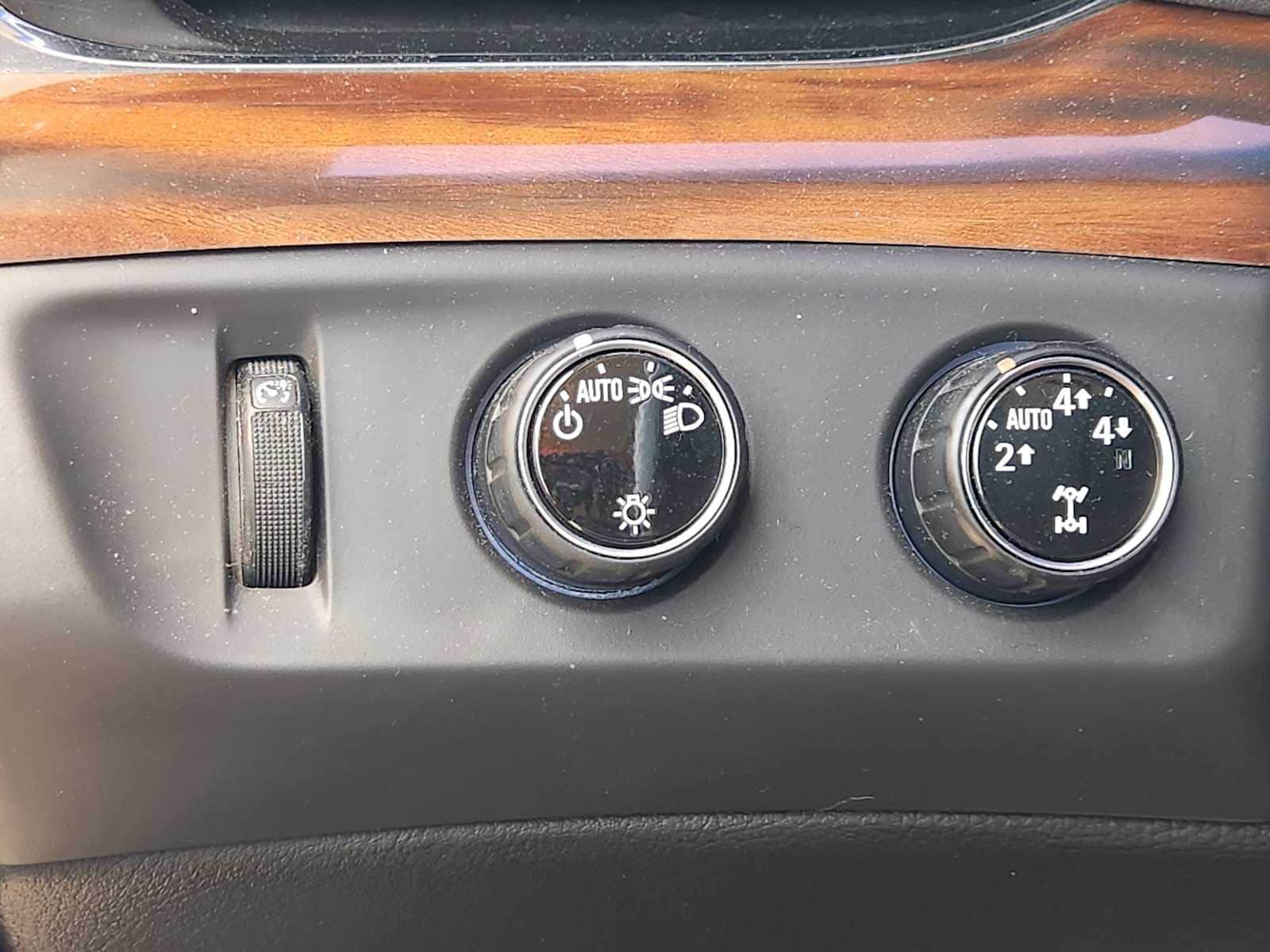 Thumbnail: 2016 Cadillac Escalade - 28