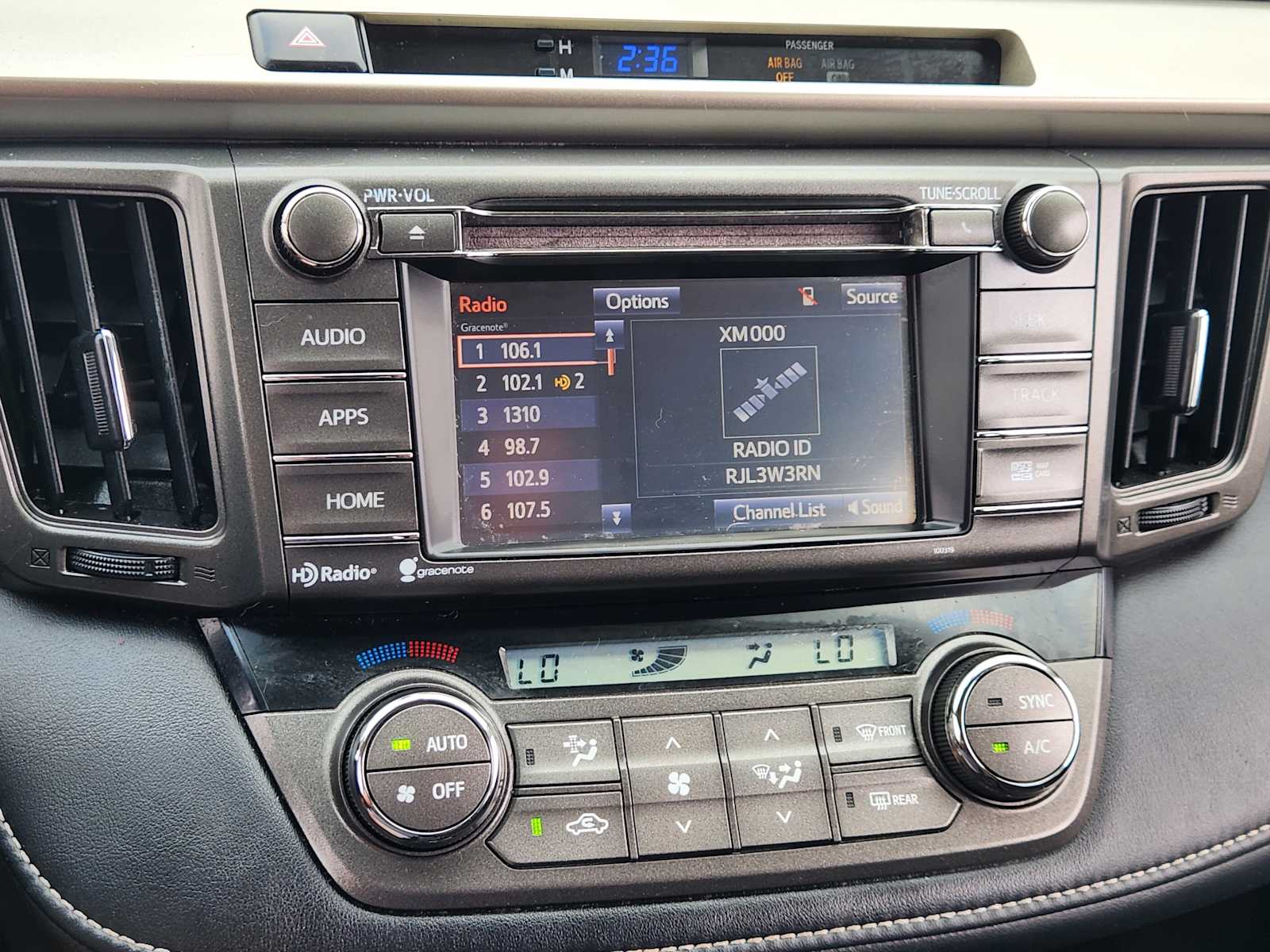 Thumbnail: 2015 Toyota RAV4 - 15