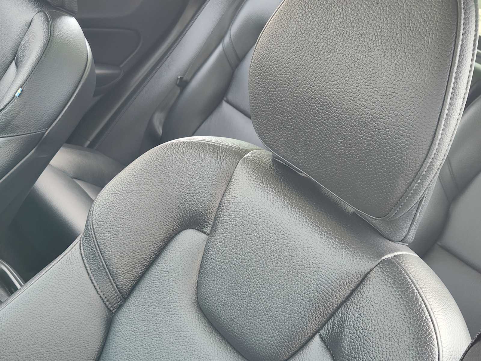 Thumbnail: 2023 Volvo XC60 - 24