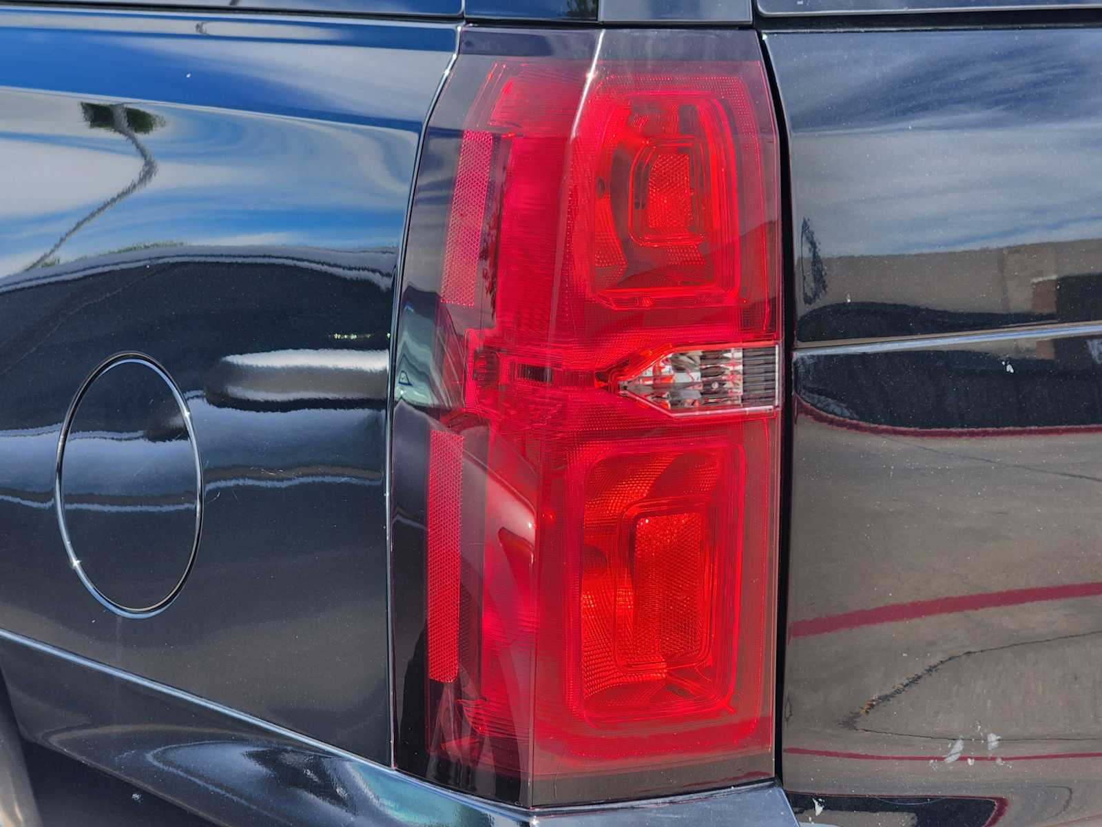 Thumbnail: 2017 Chevrolet Tahoe - 11