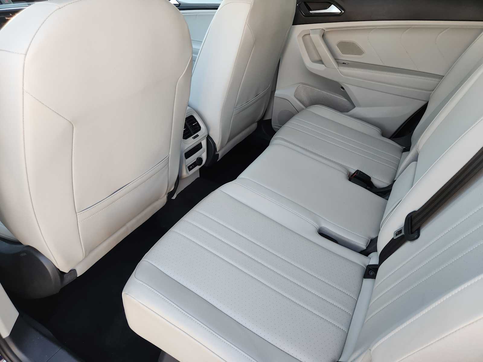 Thumbnail: 2023 Volkswagen Tiguan - 11