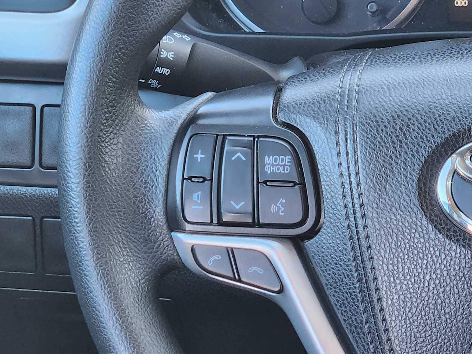 Thumbnail: 2019 Toyota Highlander - 30