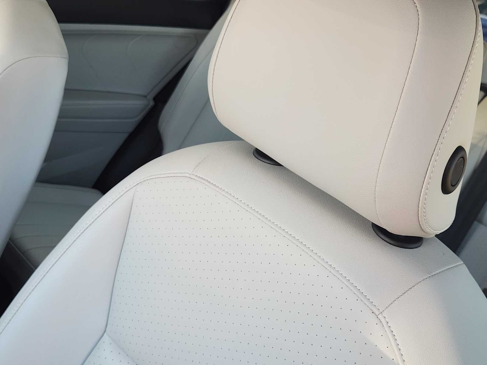 Thumbnail: 2023 Volkswagen Tiguan - 23