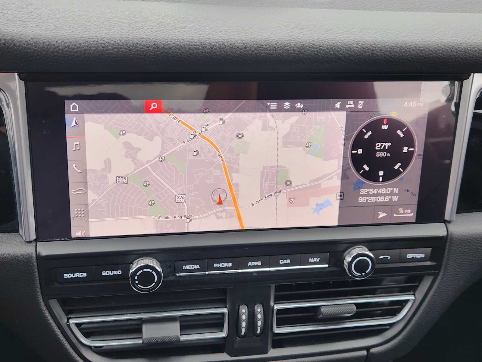Thumbnail: 2021 Porsche Macan - 16