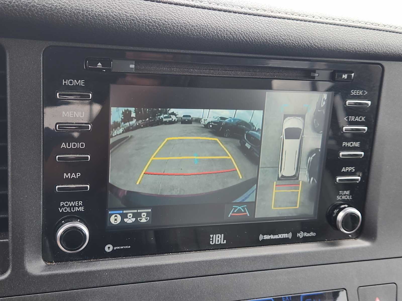 Thumbnail: 2019 Toyota Sienna - 26