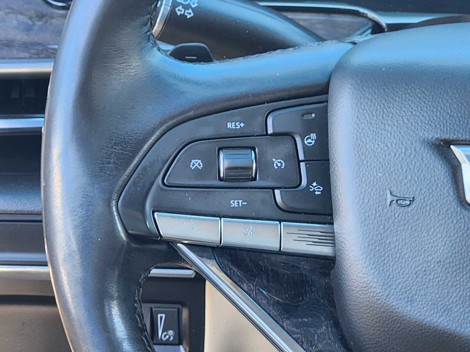 2021 Cadillac Escalade Premium Luxury 33