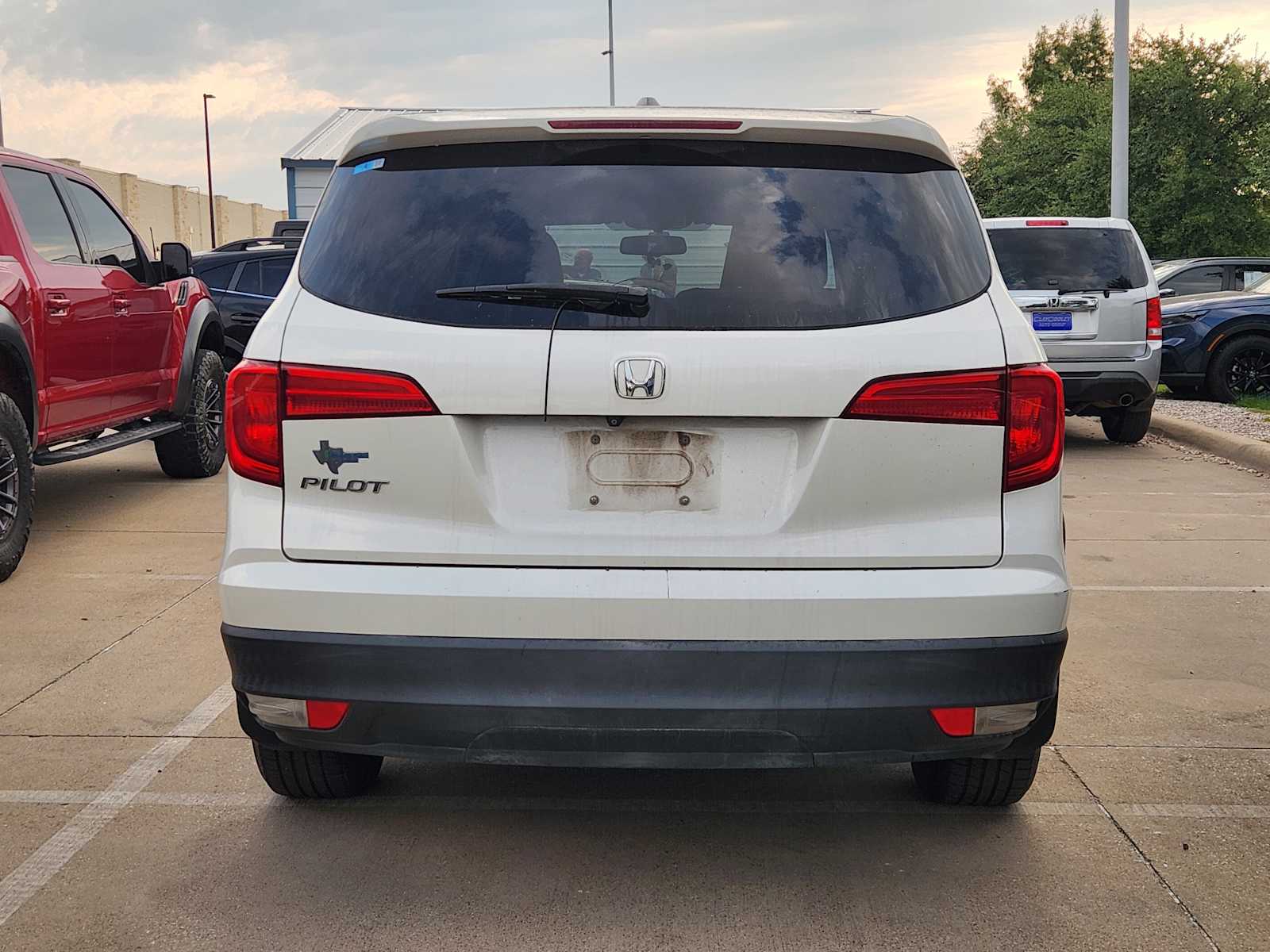 Thumbnail: 2018 Honda Pilot - 4