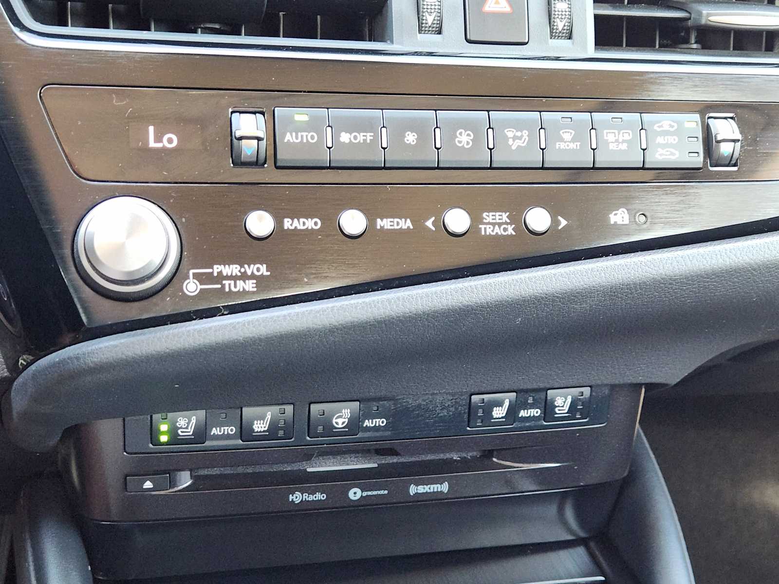 Thumbnail: 2022 Lexus ES - 26