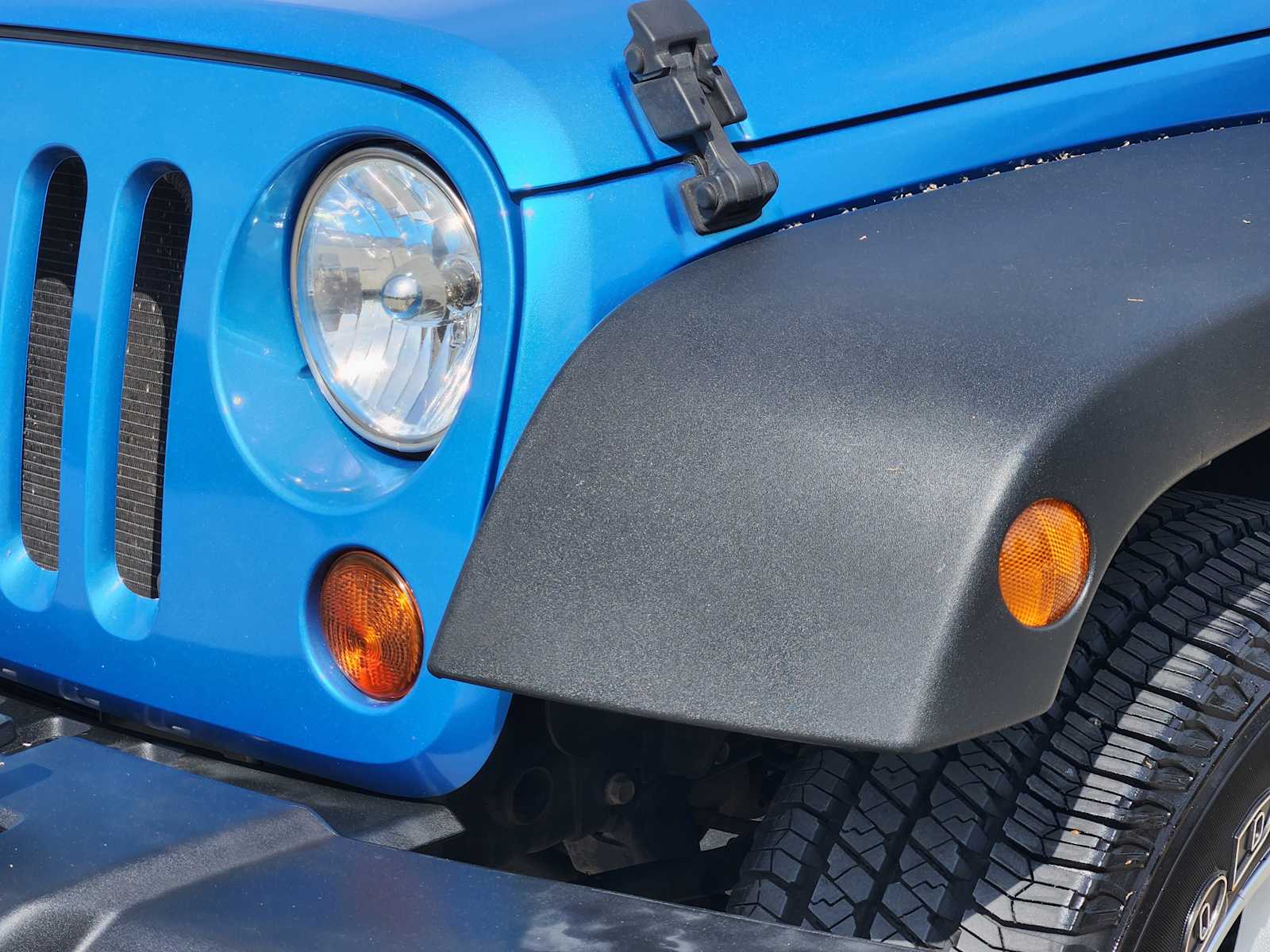 Thumbnail: 2010 Jeep Wrangler - 23