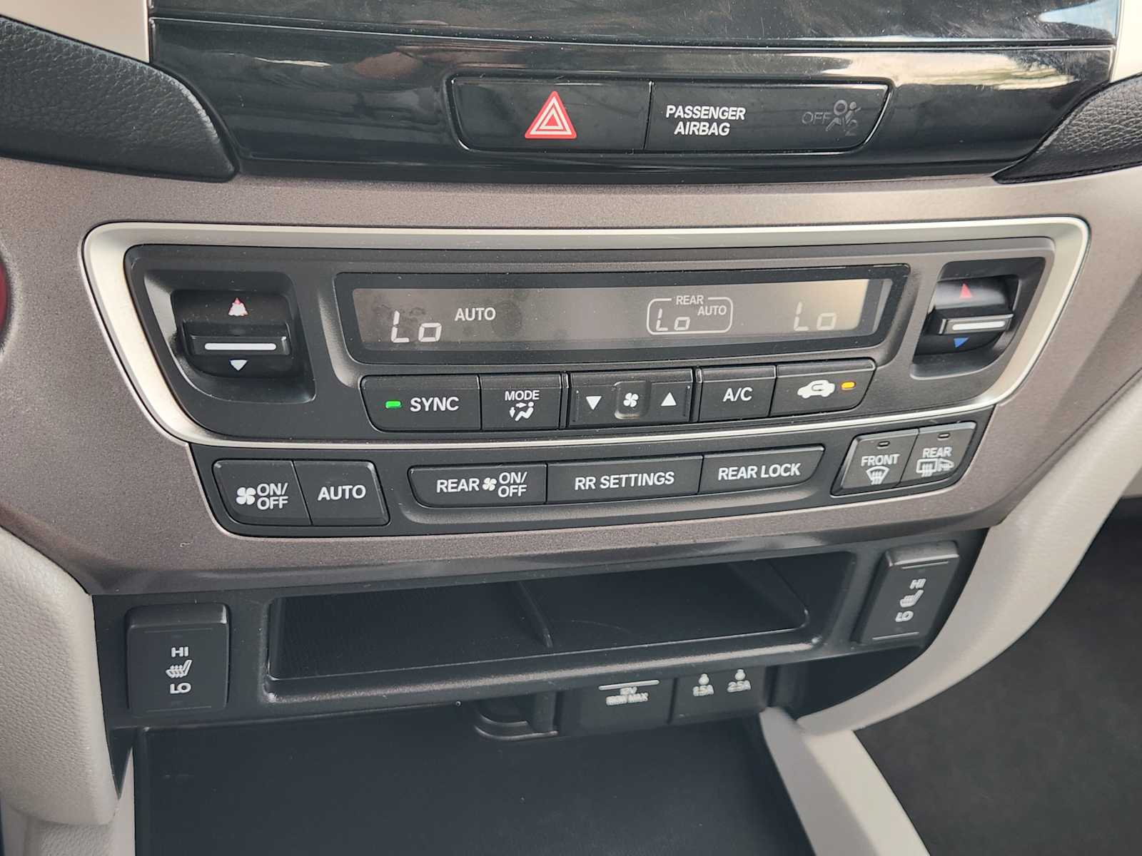 Thumbnail: 2016 Honda Pilot - 27