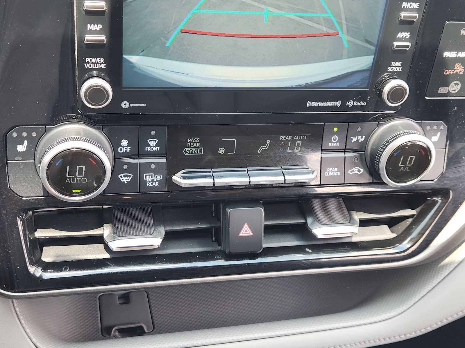 Thumbnail: 2021 Toyota Highlander - 25