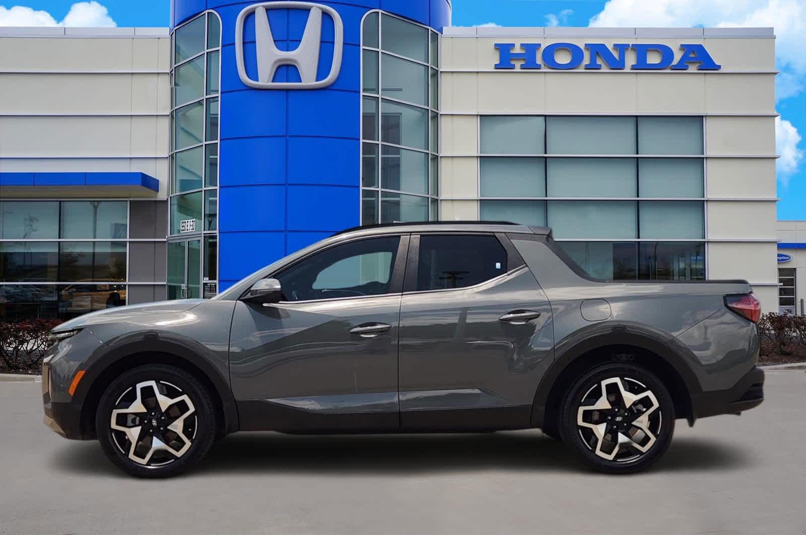 Thumbnail: 2023 Hyundai Santa Cruz - 2