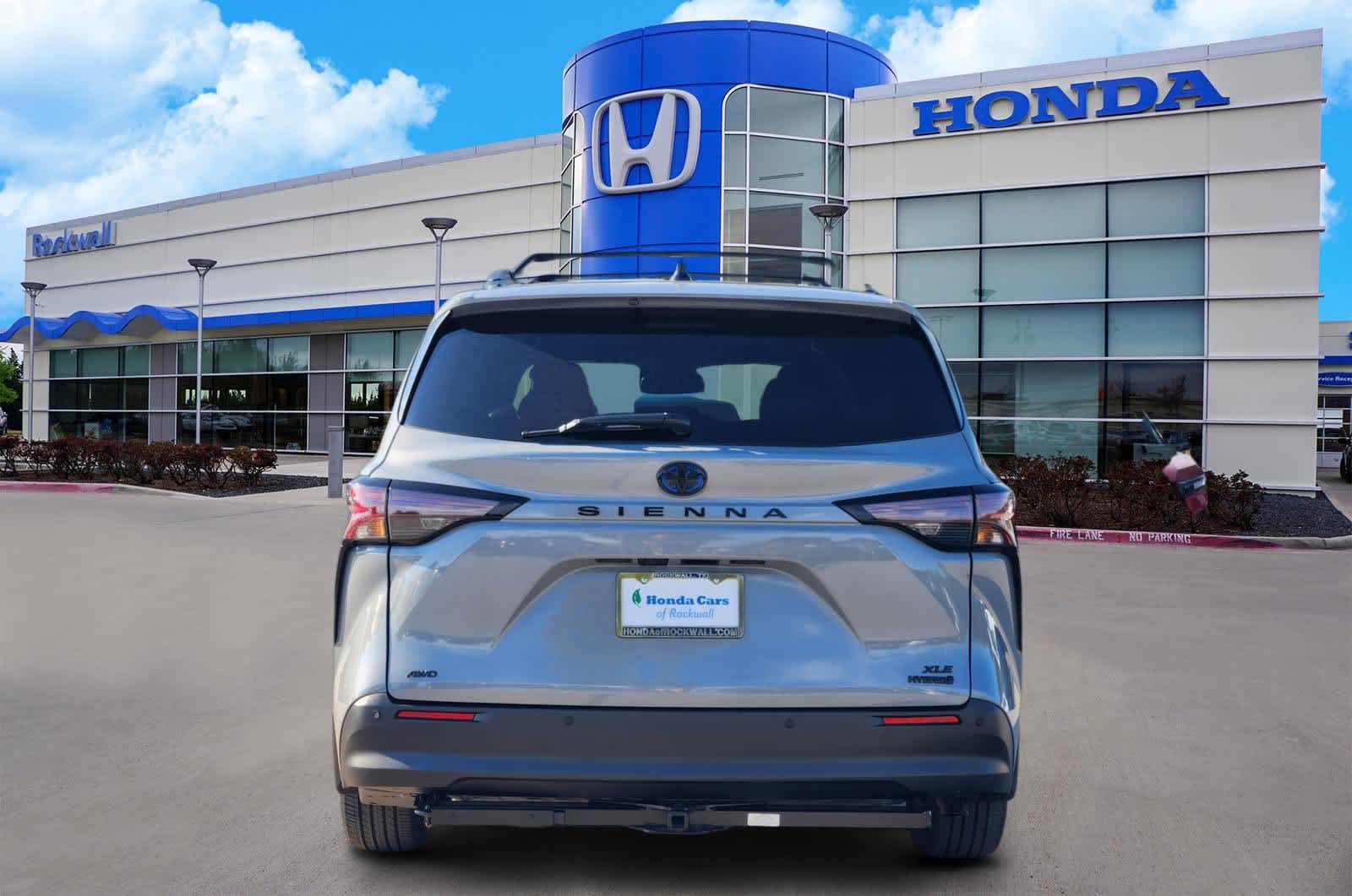 Thumbnail: 2023 Toyota Sienna - 5