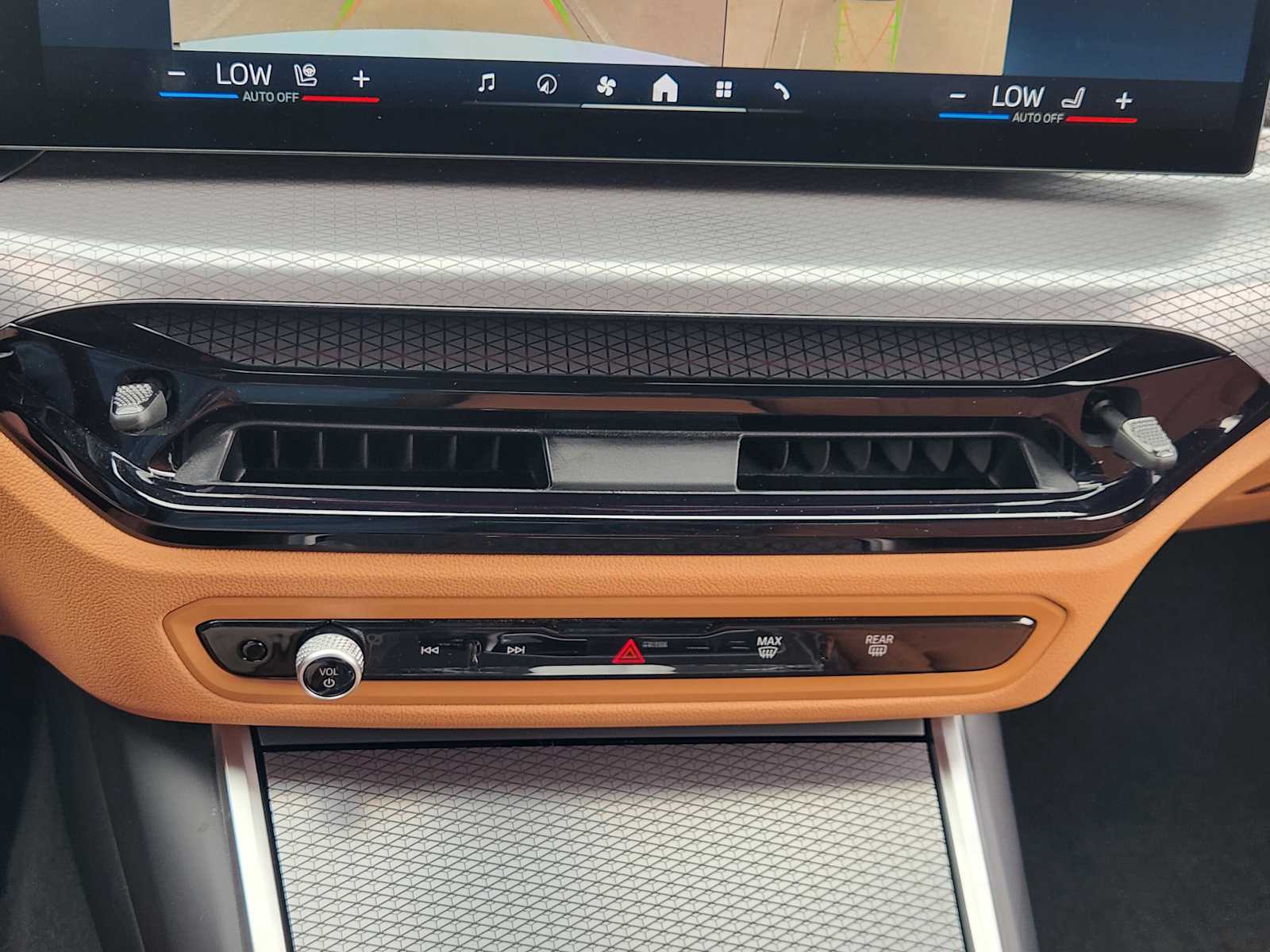 Thumbnail: 2025 BMW 3 Series - 26