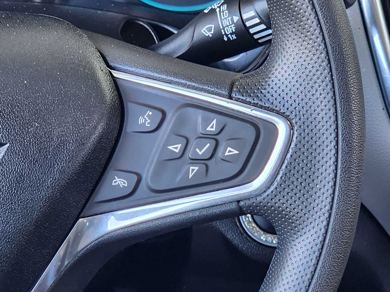 Thumbnail: 2020 Chevrolet Equinox - 31