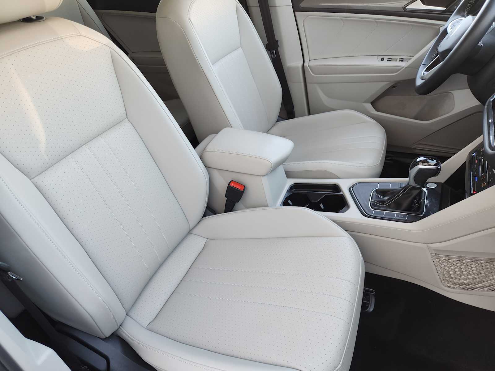 Thumbnail: 2023 Volkswagen Tiguan - 13