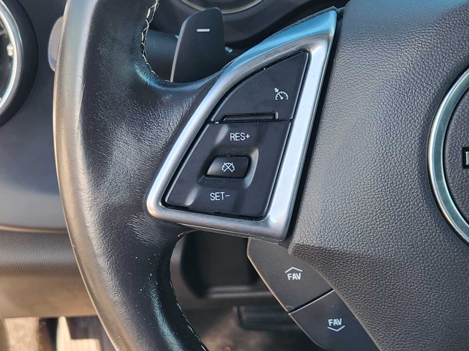 Thumbnail: 2020 Chevrolet Camaro - 31