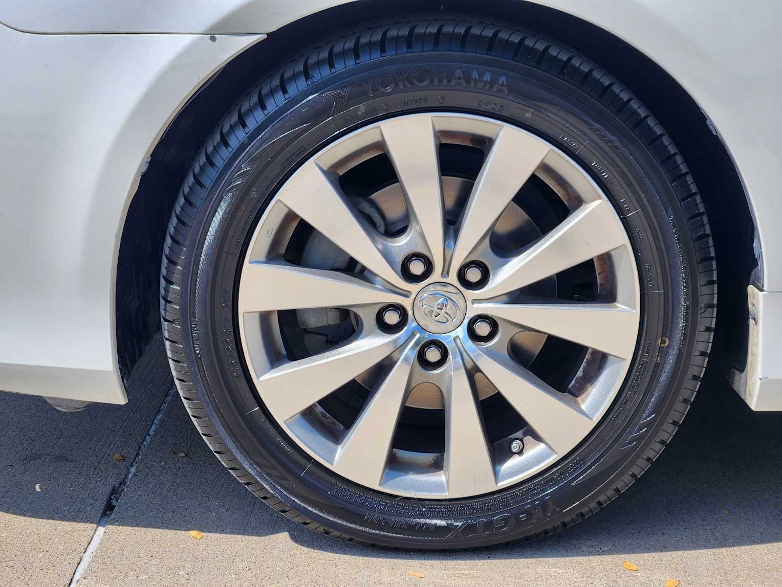 Thumbnail: 2012 Toyota Avalon - 22