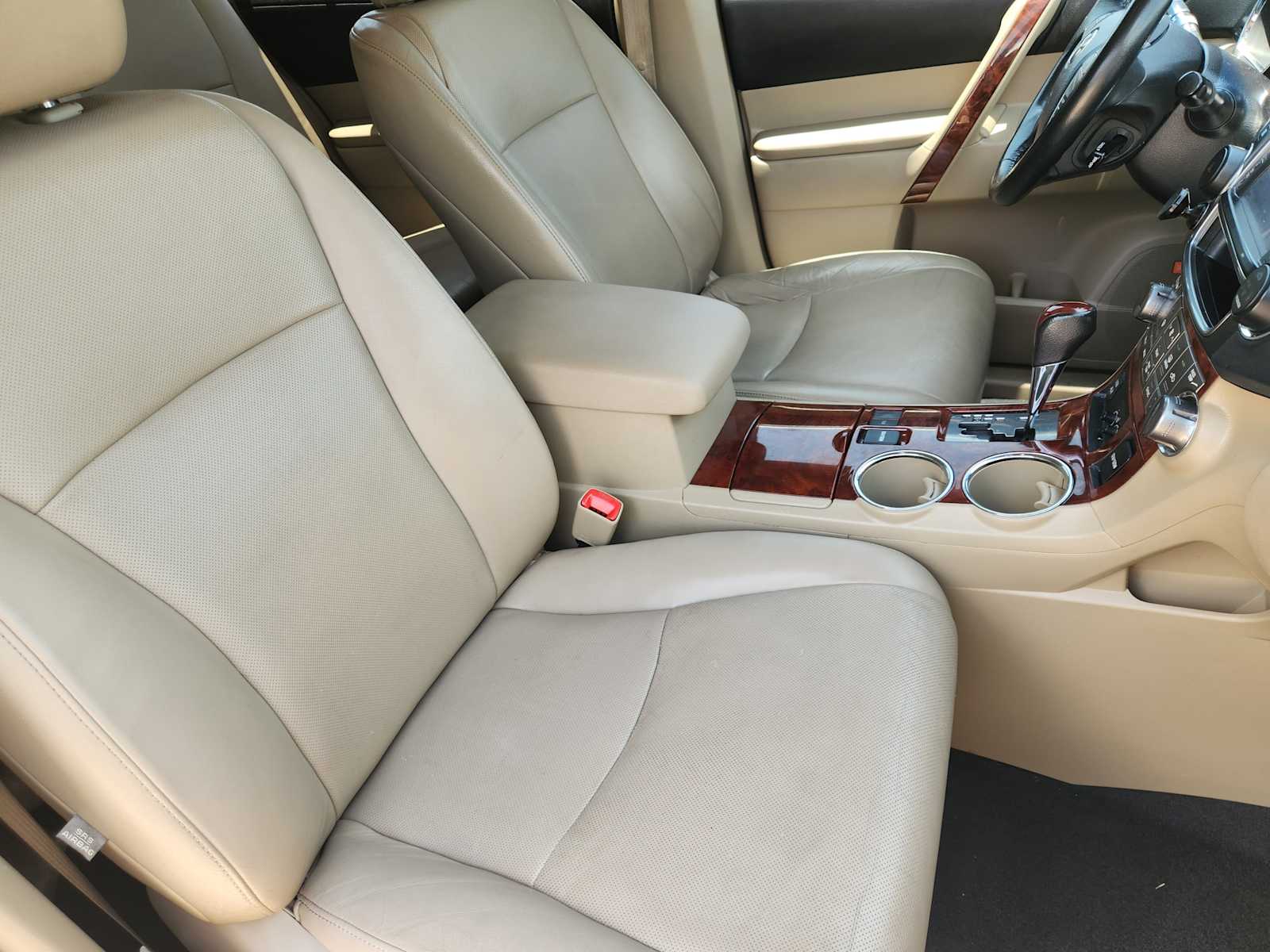 Thumbnail: 2013 Toyota Highlander - 15