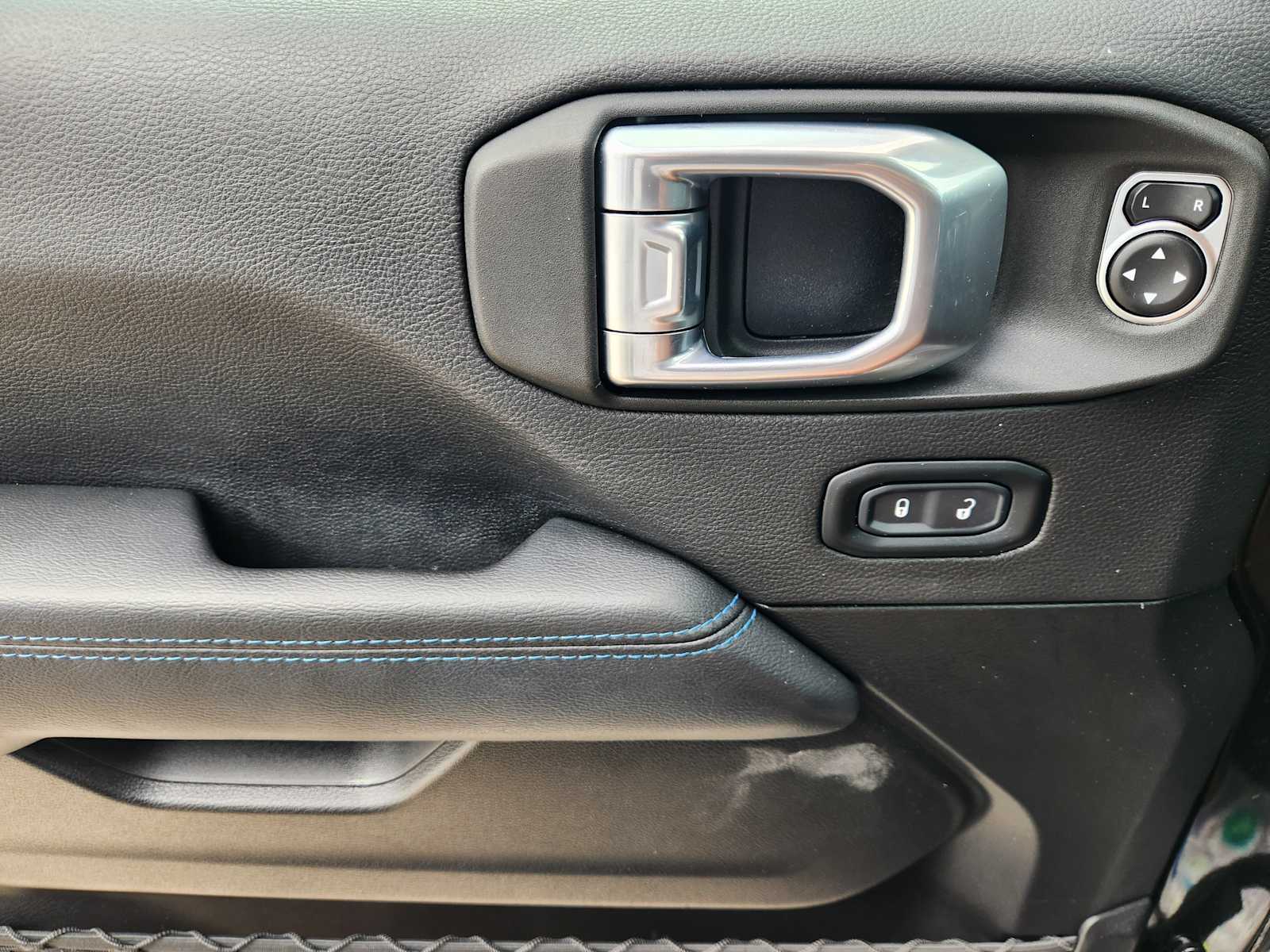 Thumbnail: 2022 Jeep Wrangler - 29