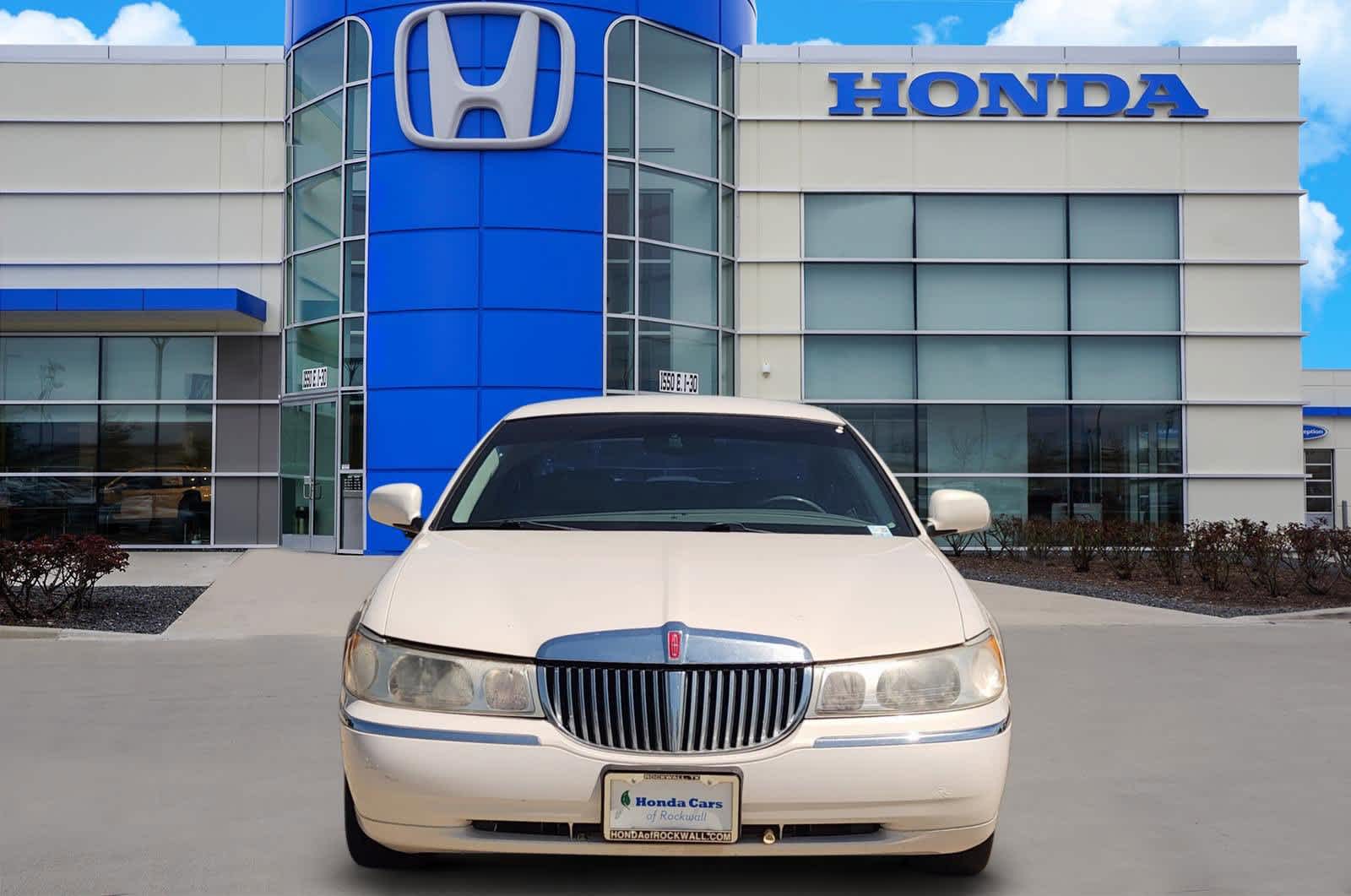 Thumbnail: 2001 Lincoln Town Car - 6