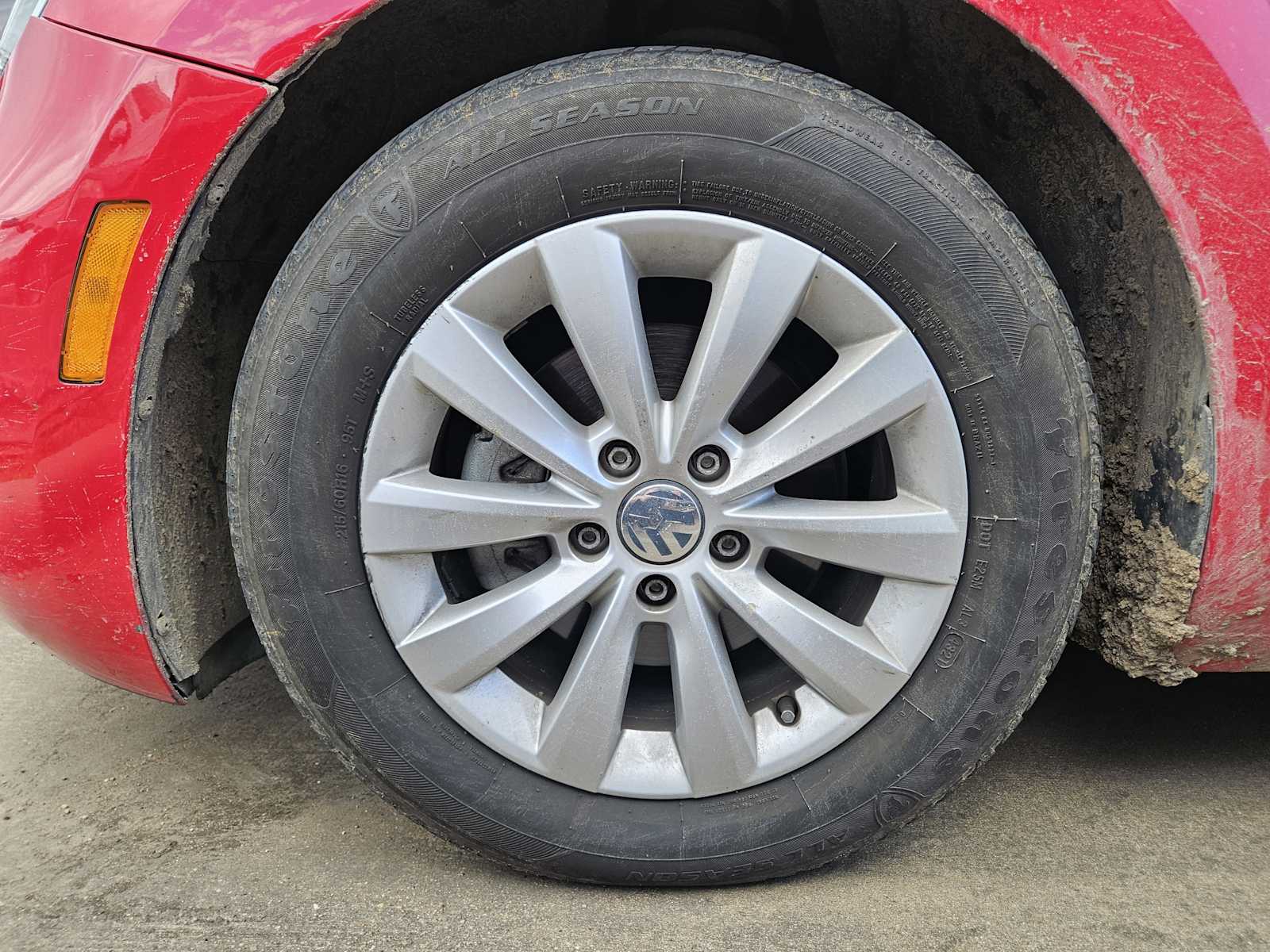 Thumbnail: 2019 Volkswagen Beetle - 11