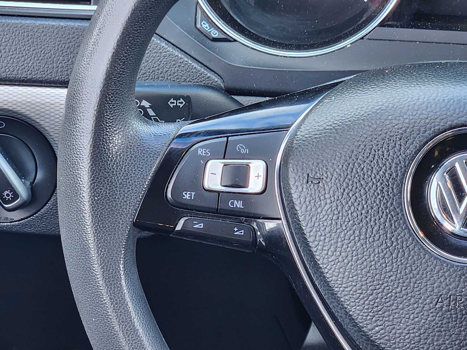 Thumbnail: 2015 Volkswagen Jetta - 31