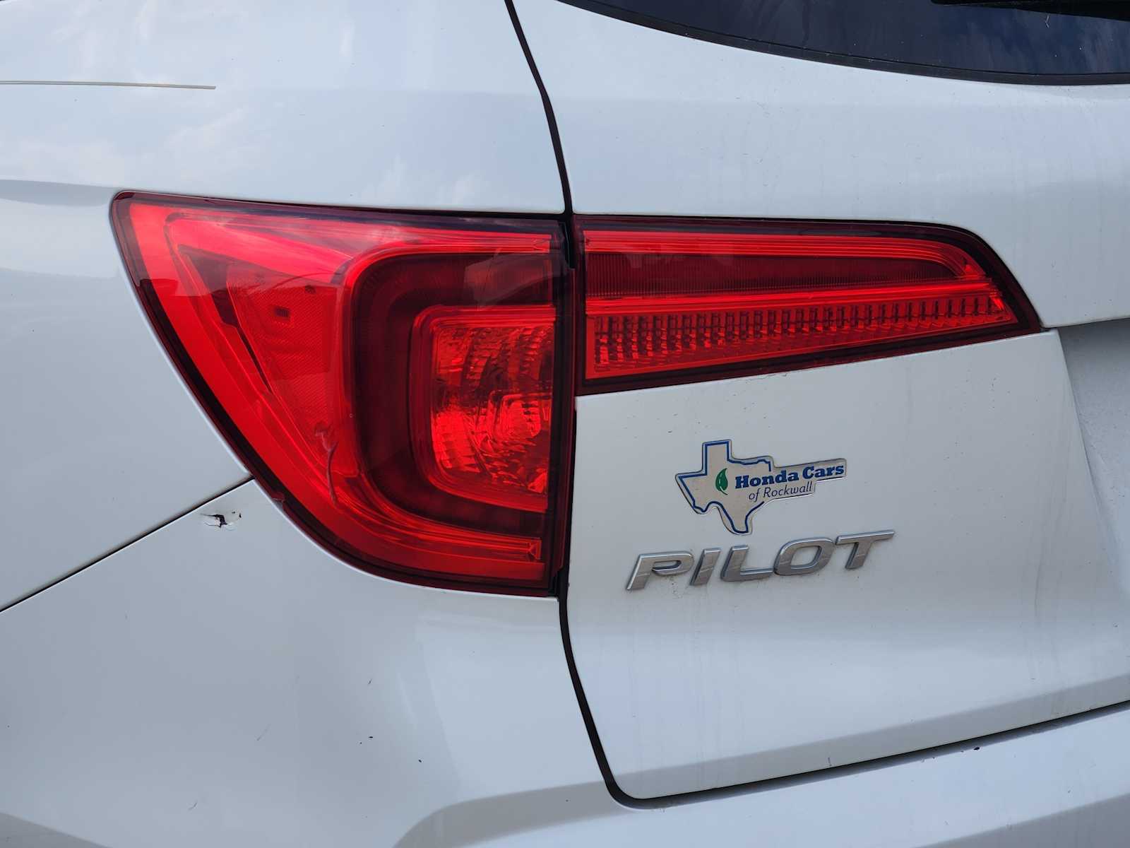 Thumbnail: 2018 Honda Pilot - 12