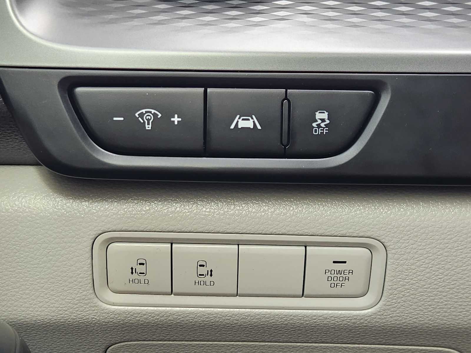 Thumbnail: 2024 Kia Carnival - 28