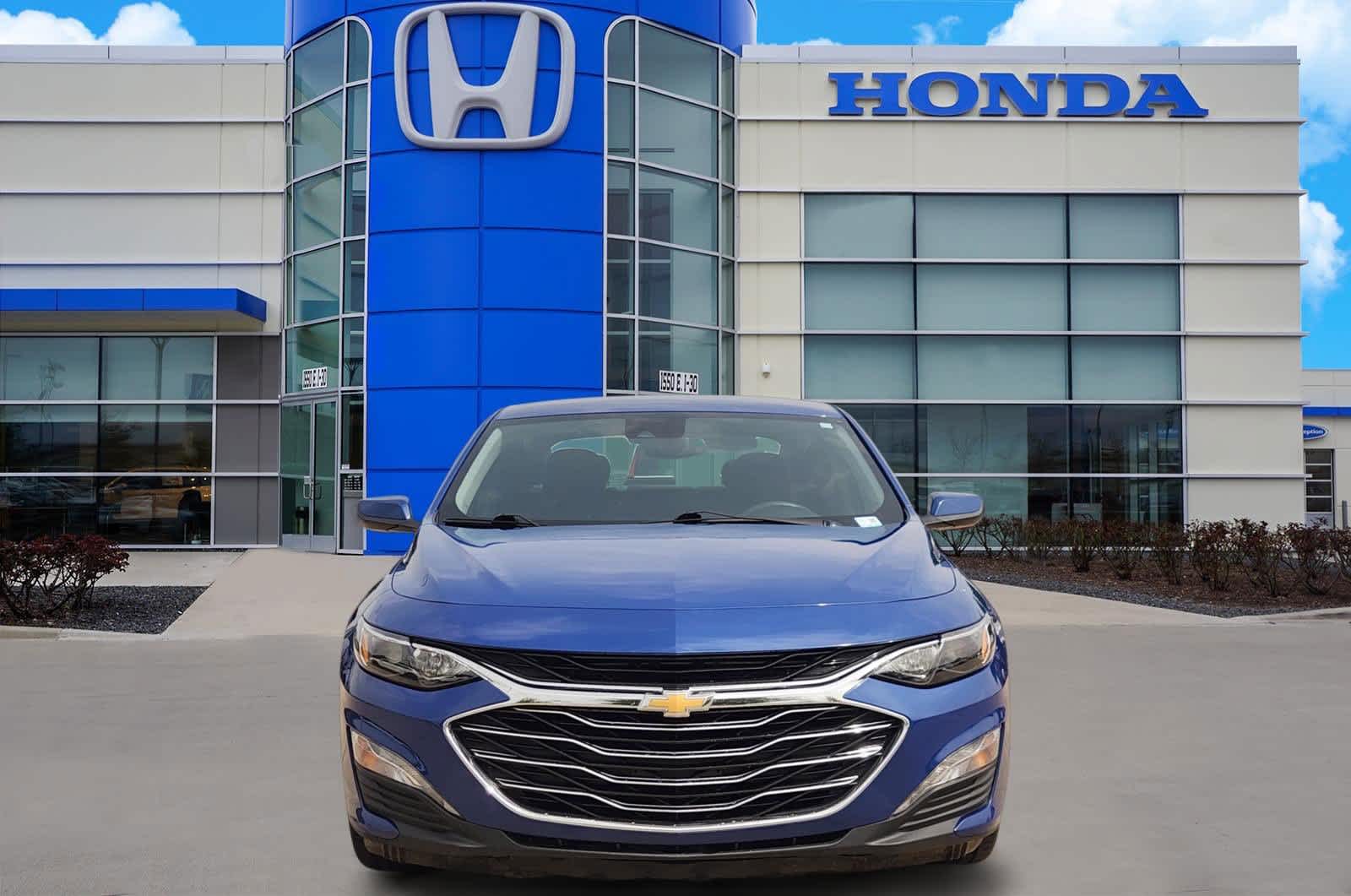 Thumbnail: 2023 Chevrolet Malibu - 6