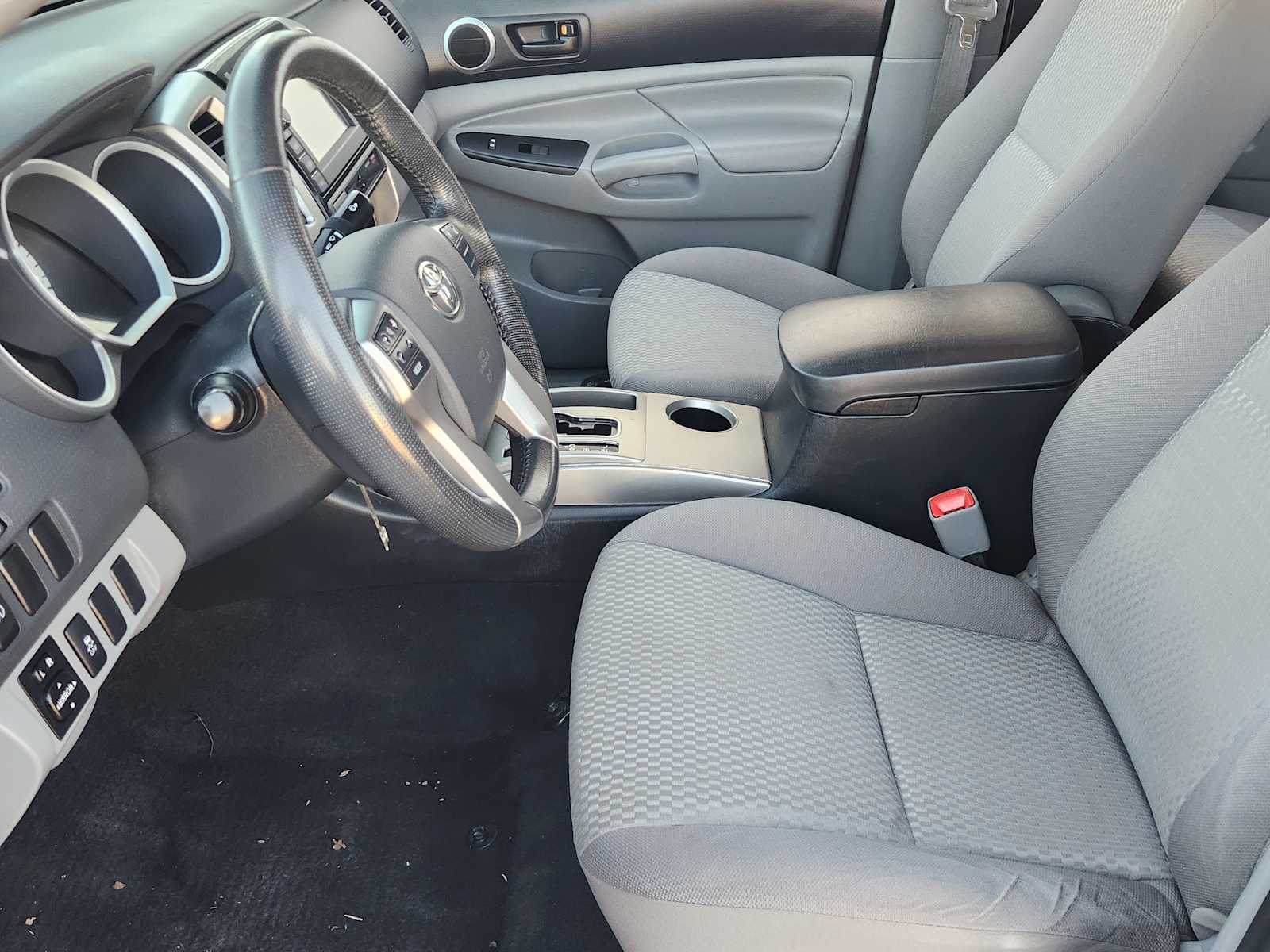 Thumbnail: 2013 Toyota Tacoma - 11