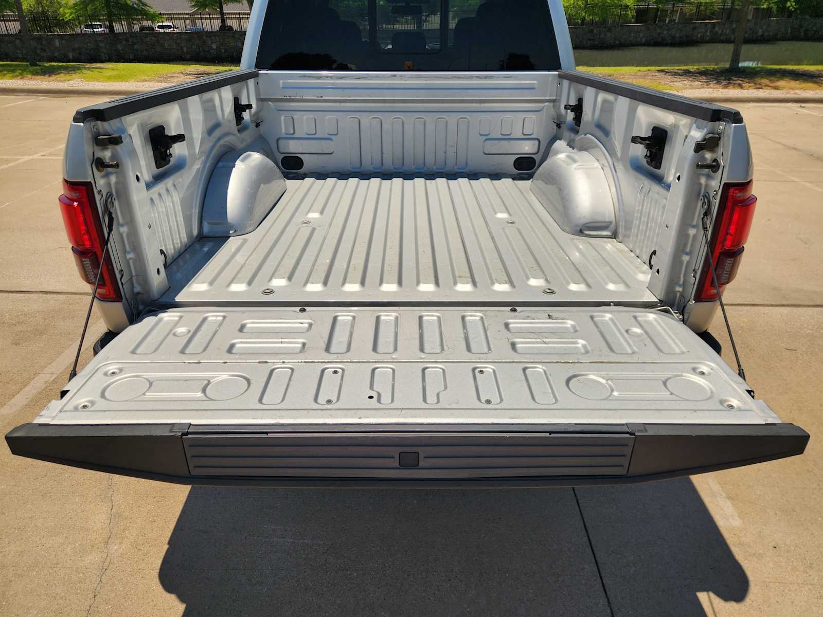 Thumbnail: 2017 Ford F-150 - 18