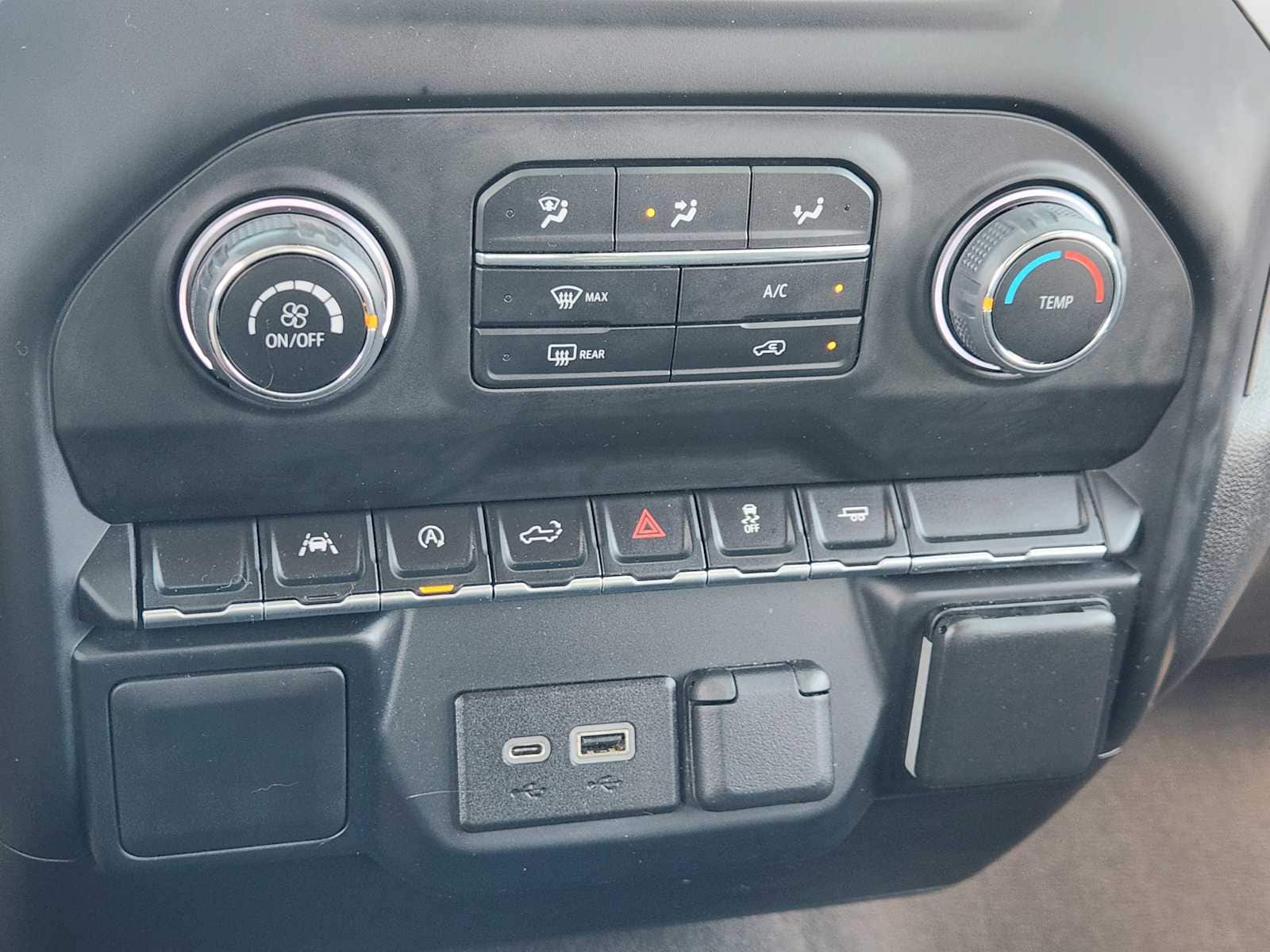 Thumbnail: 2022 Chevrolet Silverado 1500 - 26