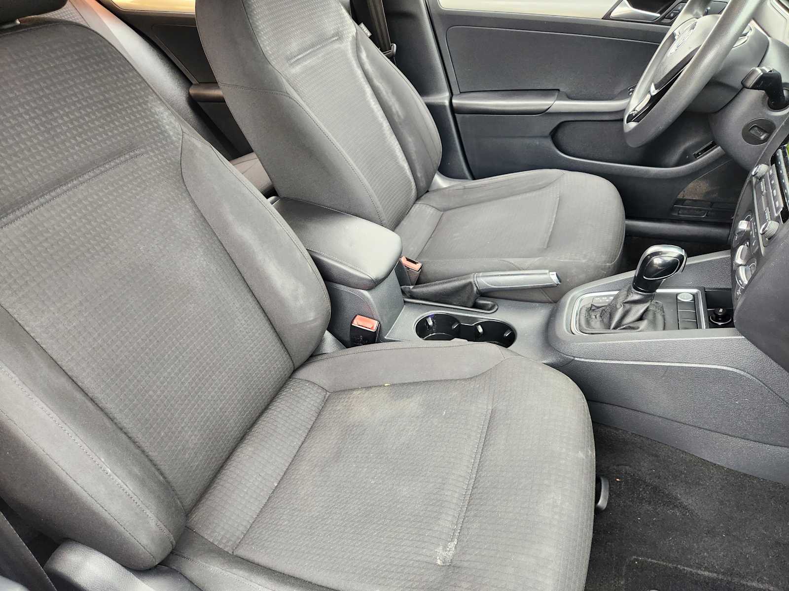 Thumbnail: 2015 Volkswagen Jetta - 14