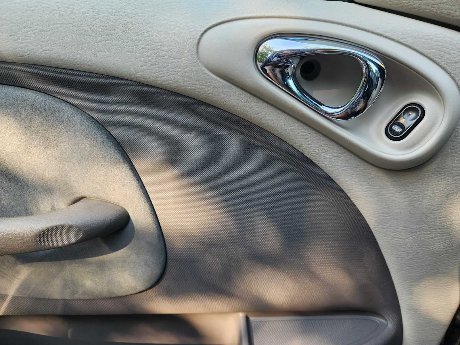 Thumbnail: 2004 Chrysler PT Cruiser - 31