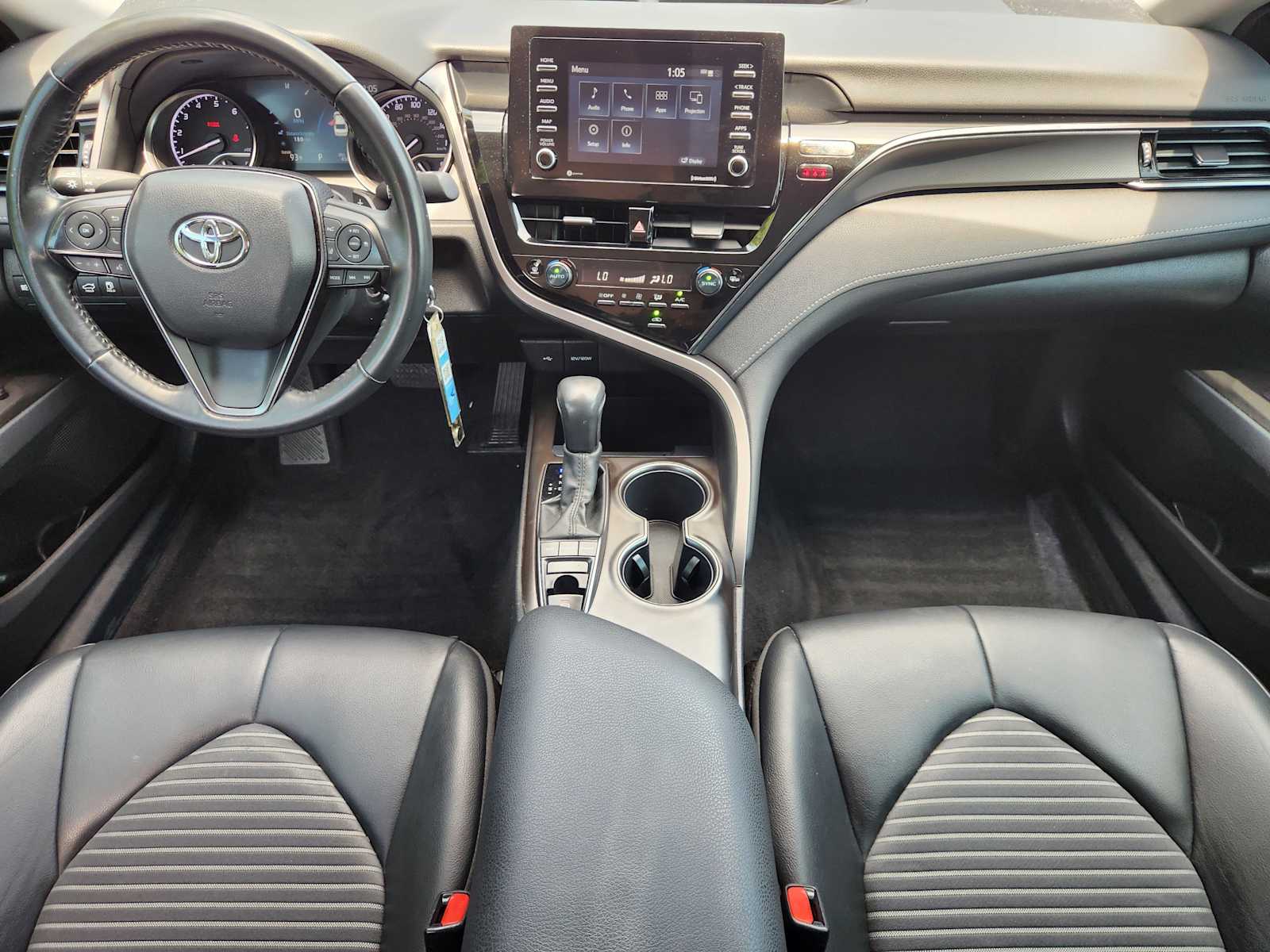 Thumbnail: 2022 Toyota Camry - 10