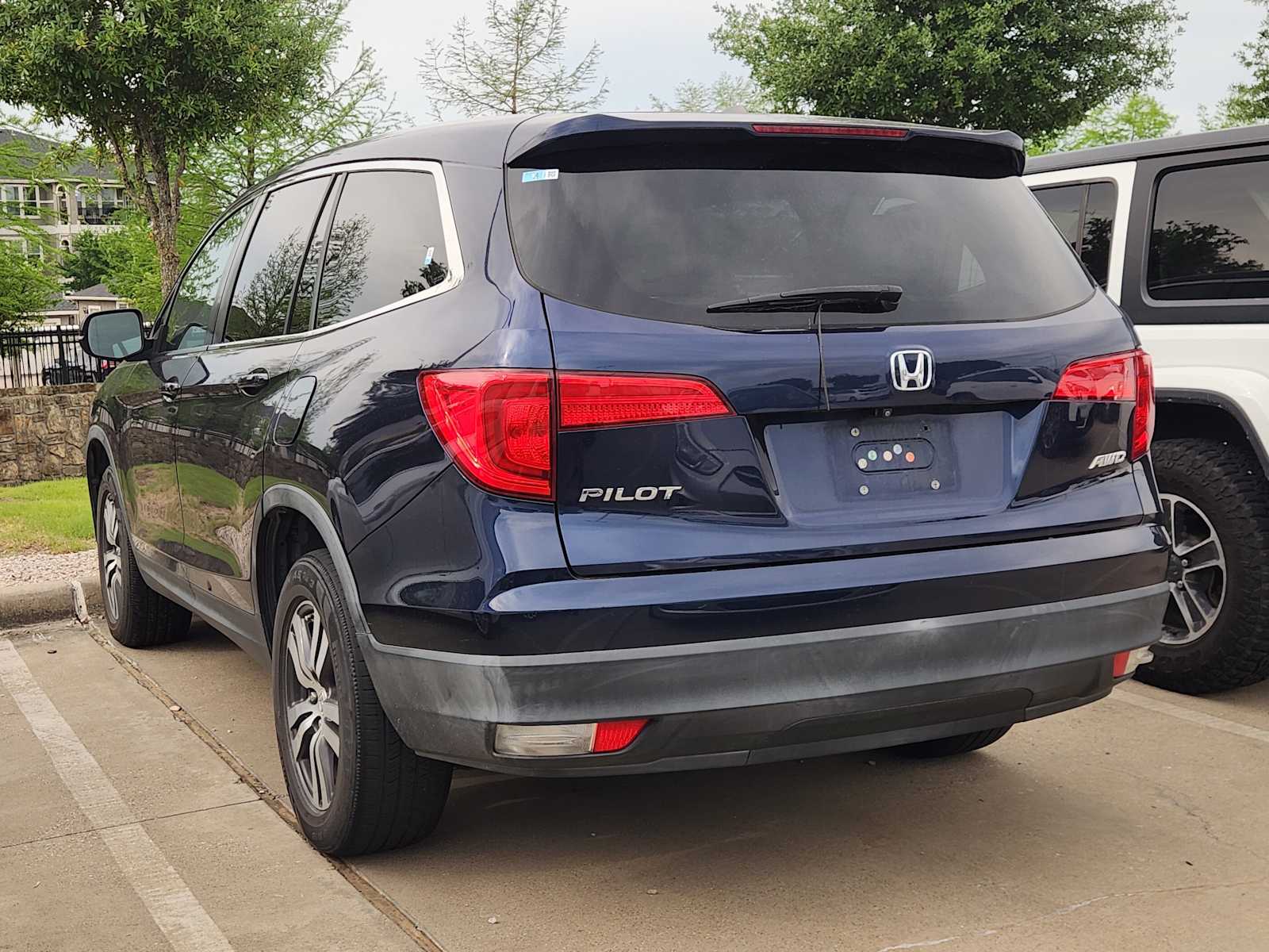 Thumbnail: 2016 Honda Pilot - 6