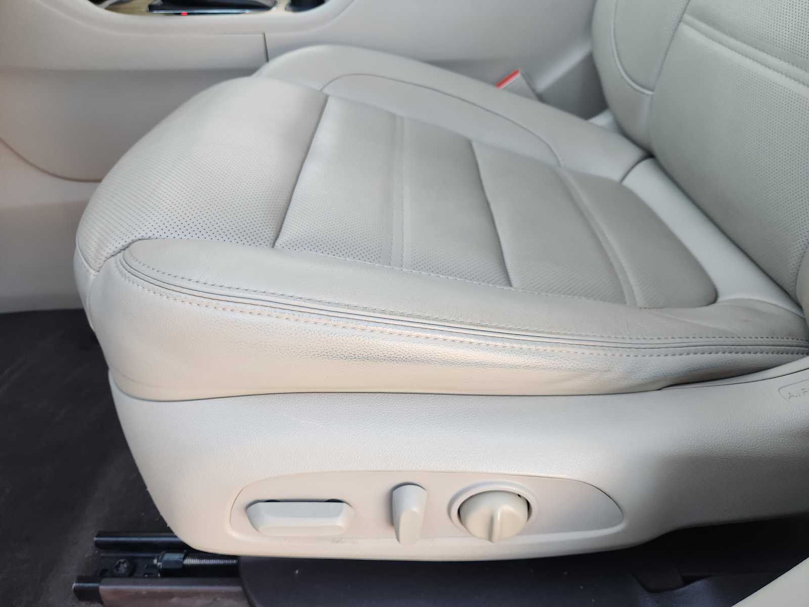 Thumbnail: 2018 GMC Acadia - 31