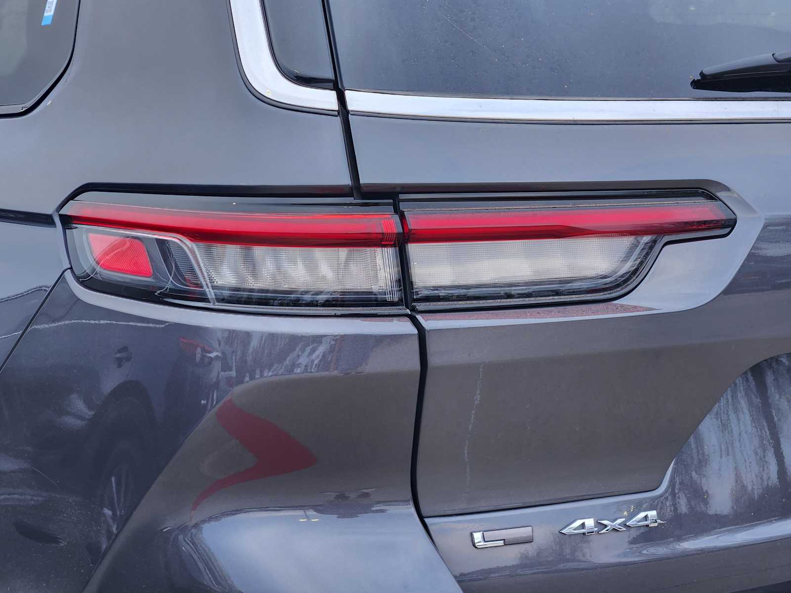 Thumbnail: 2022 Jeep Grand Cherokee - 12